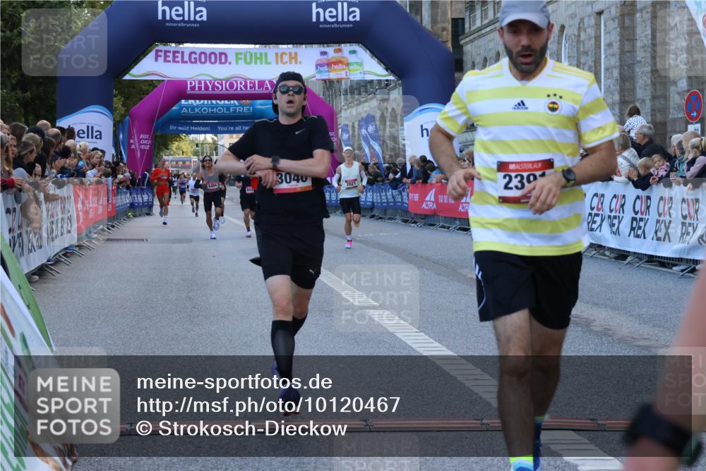 06.09.2026 - CURREX Alsterlauf Strokosch-Dieckow http://msf.ph/oto/10120467 06.09.2026 09:37:32 Ziel 2021, 2391, 3040, 3809, 4625, 5637, 6057, 6226, 6238, 6494 meine-sportfotos.de