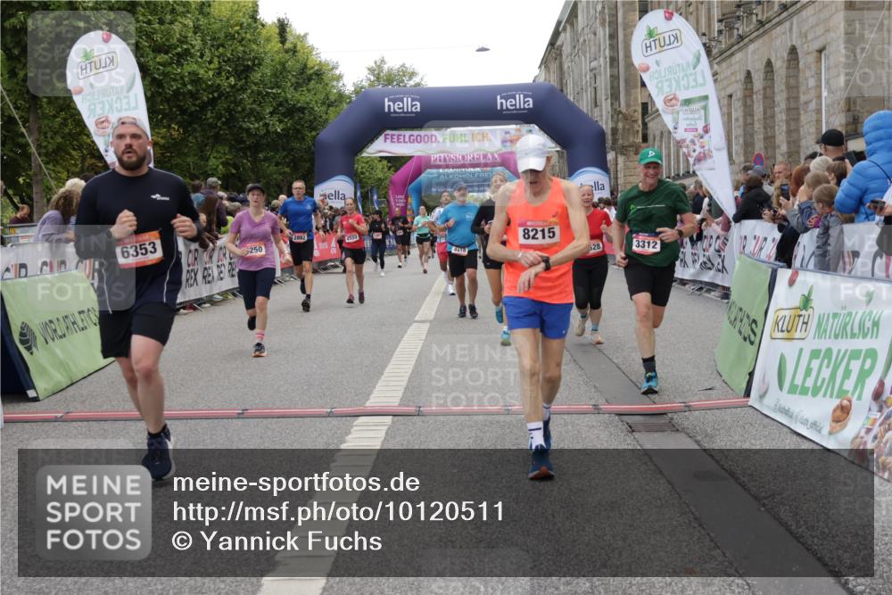 06.09.2026 - CURREX Alsterlauf Yannick Fuchs http://msf.ph/oto/10120511 06.09.2026 10:01:06 Ziel 2882, 3312, 3941, 4418, 4533, 4628, 4914, 5145, 5387, 6250, 6353, 6356, 8215 meine-sportfotos.de