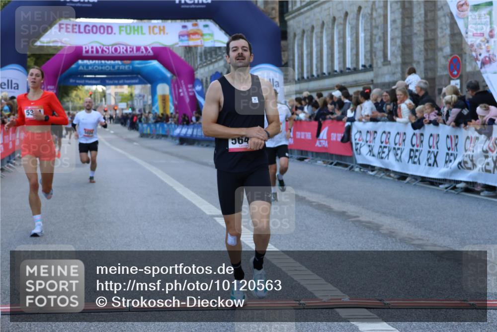 06.09.2026 - CURREX Alsterlauf Strokosch-Dieckow http://msf.ph/oto/10120563 06.09.2026 09:37:40 Ziel 2021, 4201, 4625, 5024, 5374, 5641, 6043, 6494, 8084 meine-sportfotos.de