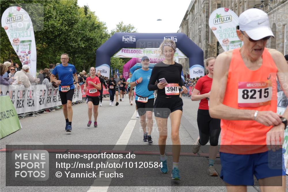 06.09.2026 - CURREX Alsterlauf Yannick Fuchs http://msf.ph/oto/10120584 06.09.2026 10:01:08 Ziel 2307, 2882, 3312, 3941, 4120, 4418, 4533, 4628, 4914, 5092, 5145, 5387, 6250, 6353, 6356, 6384, 8120, 8215 meine-sportfotos.de