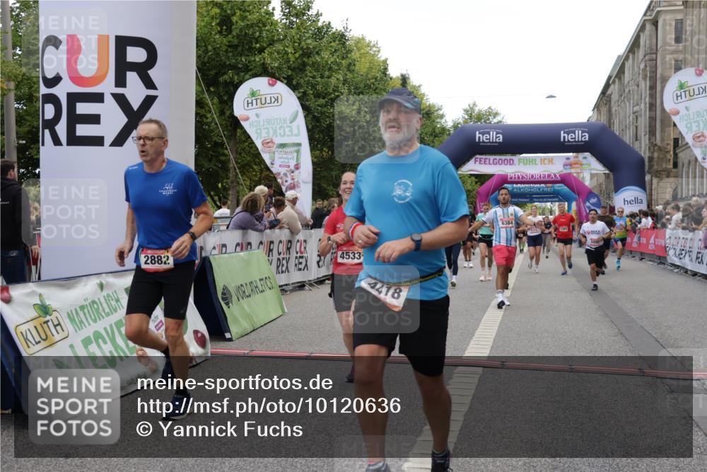 06.09.2026 - CURREX Alsterlauf Yannick Fuchs http://msf.ph/oto/10120636 06.09.2026 10:01:09 Ziel 2307, 2882, 3312, 3941, 4120, 4418, 4533, 4628, 4914, 5092, 5145, 5317, 5387, 5785, 6250, 6353, 6356, 6384, 8120, 8215 meine-sportfotos.de