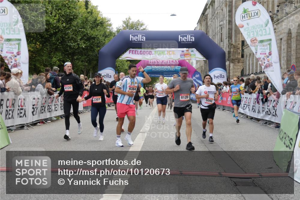 06.09.2026 - CURREX Alsterlauf Yannick Fuchs http://msf.ph/oto/10120673 06.09.2026 10:01:11 Ziel 2307, 2369, 2370, 2478, 2882, 3312, 3941, 4120, 4418, 4533, 4628, 5092, 5317, 5785, 6231, 6250, 6353, 6384, 6386, 8120, 8215 meine-sportfotos.de