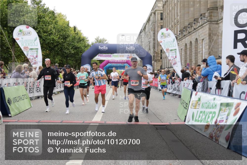 06.09.2026 - CURREX Alsterlauf Yannick Fuchs http://msf.ph/oto/10120700 06.09.2026 10:01:12 Ziel 2307, 2369, 2370, 2478, 2882, 3312, 3941, 4120, 4418, 4533, 4628, 4701, 5092, 5317, 5785, 6231, 6250, 6353, 6384, 6386, 8120, 8215 meine-sportfotos.de