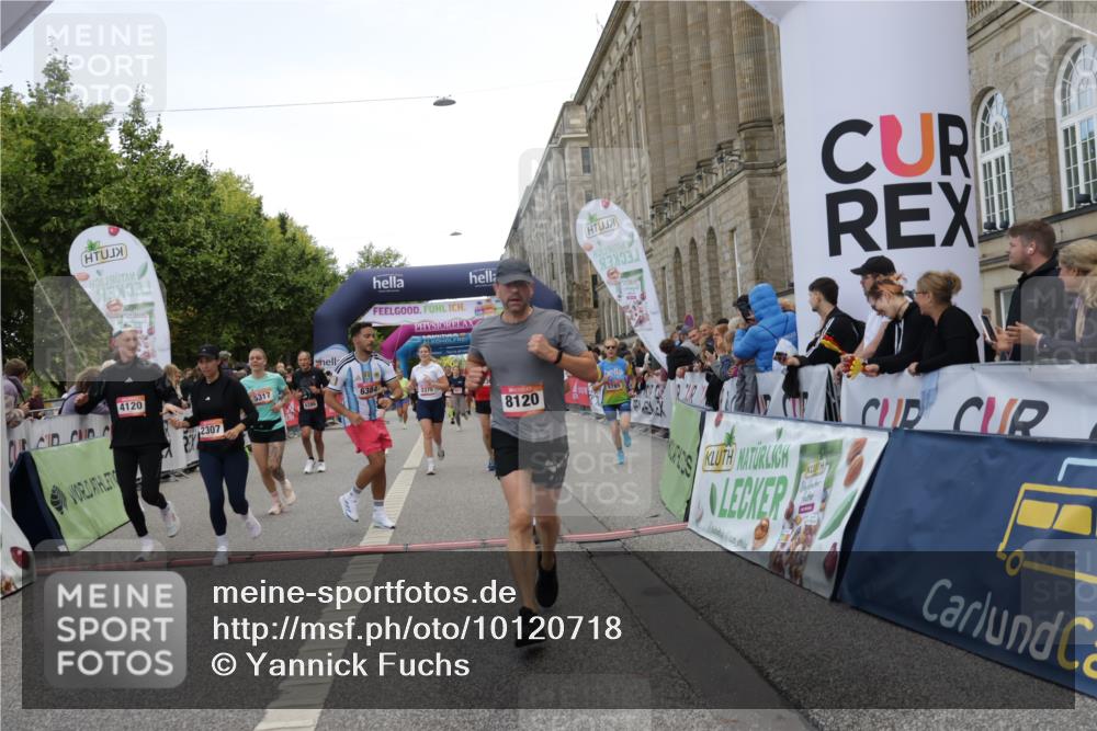 06.09.2026 - CURREX Alsterlauf Yannick Fuchs http://msf.ph/oto/10120718 06.09.2026 10:01:12 Ziel 2307, 2369, 2370, 2478, 2882, 3312, 3941, 4120, 4418, 4533, 4628, 4701, 5092, 5317, 5785, 6231, 6250, 6353, 6384, 6386, 8120, 8215 meine-sportfotos.de