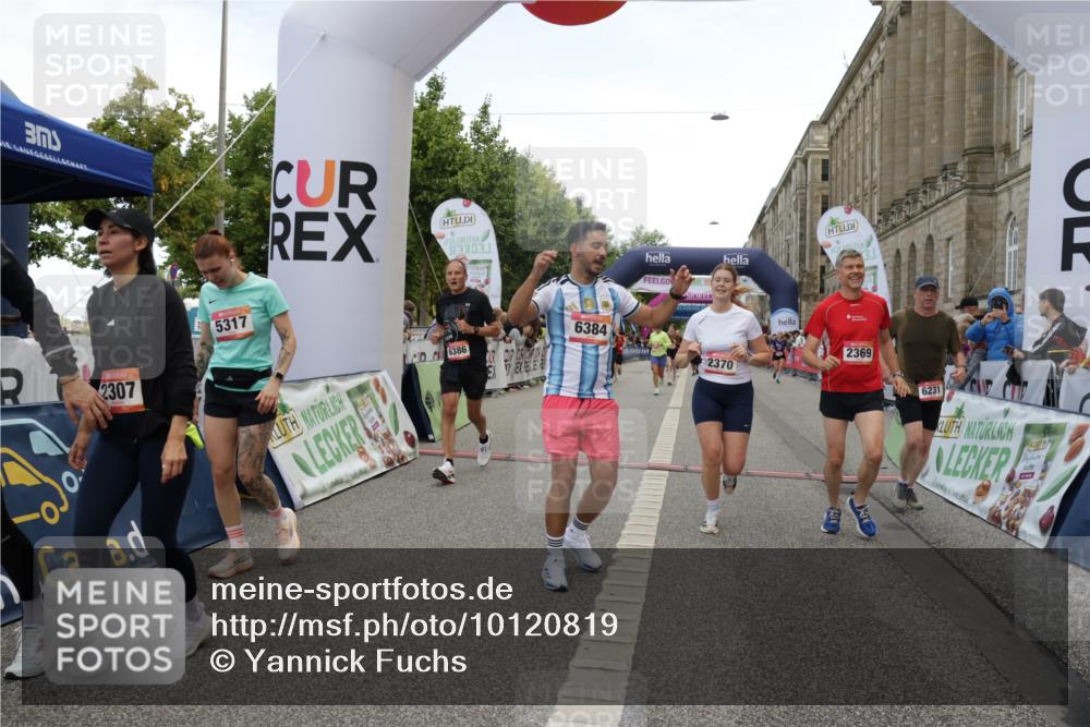 06.09.2026 - CURREX Alsterlauf Yannick Fuchs http://msf.ph/oto/10120819 06.09.2026 10:01:15 Ziel 2307, 2369, 2370, 2478, 2485, 2882, 3740, 4049, 4120, 4418, 4429, 4533, 4628, 4633, 4701, 5092, 5317, 5785, 6231, 6384, 6386, 8120 meine-sportfotos.de