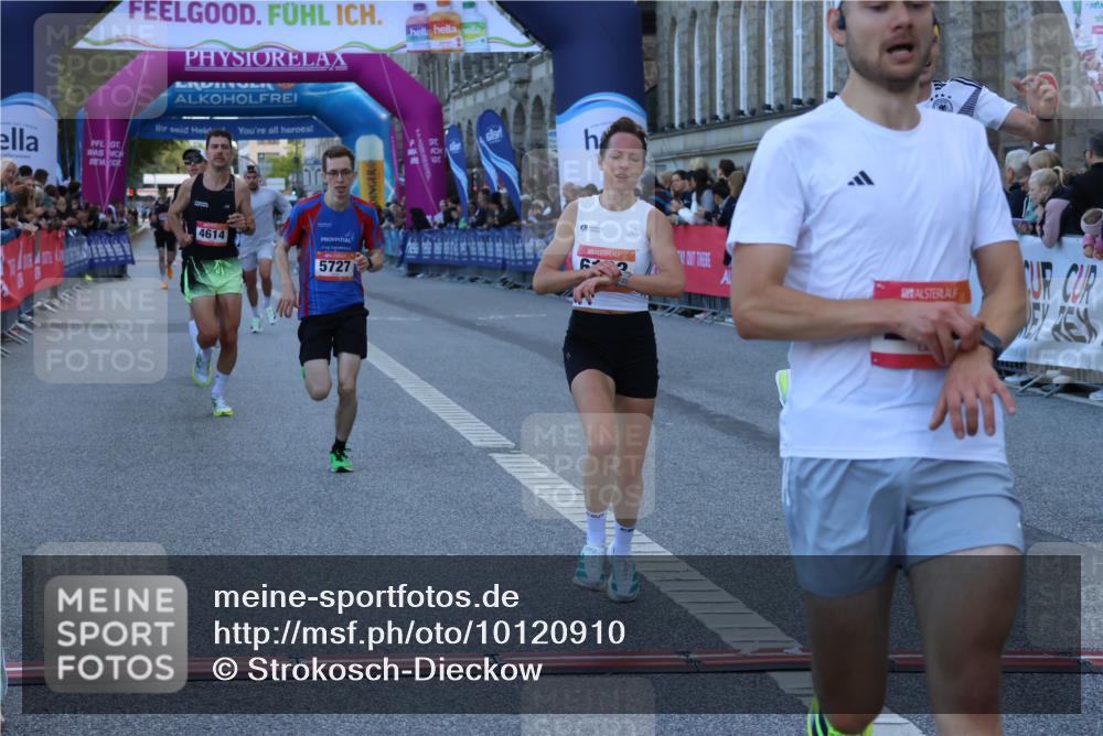 06.09.2026 - CURREX Alsterlauf Strokosch-Dieckow http://msf.ph/oto/10120910 06.09.2026 09:38:23 Ziel 2378, 4160, 4614, 4983, 5513, 5687, 5727, 6101, 6133, 6309, 8024 meine-sportfotos.de