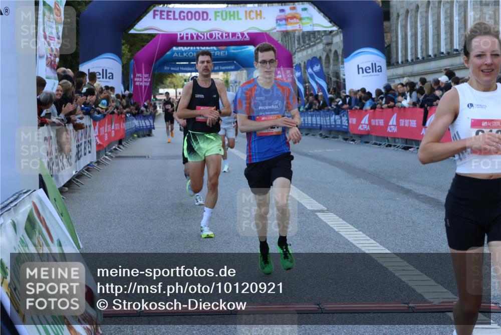 06.09.2026 - CURREX Alsterlauf Strokosch-Dieckow http://msf.ph/oto/10120921 06.09.2026 09:38:24 Ziel 2378, 4160, 4614, 4983, 5687, 5727, 6101, 6133, 6309, 8024 meine-sportfotos.de