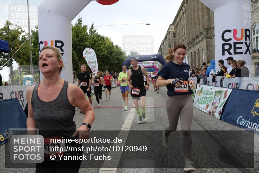 06.09.2026 - CURREX Alsterlauf Yannick Fuchs http://msf.ph/oto/10120949 06.09.2026 10:01:19 Ziel 2307, 2369, 2370, 2400, 2478, 2485, 3195, 3401, 3730, 3740, 4049, 4055, 4120, 4429, 4633, 4701, 5092, 5317, 5424, 5598, 5745, 5785, 6145, 6231, 6384, 6386, 6445, 8120 meine-sportfotos.de
