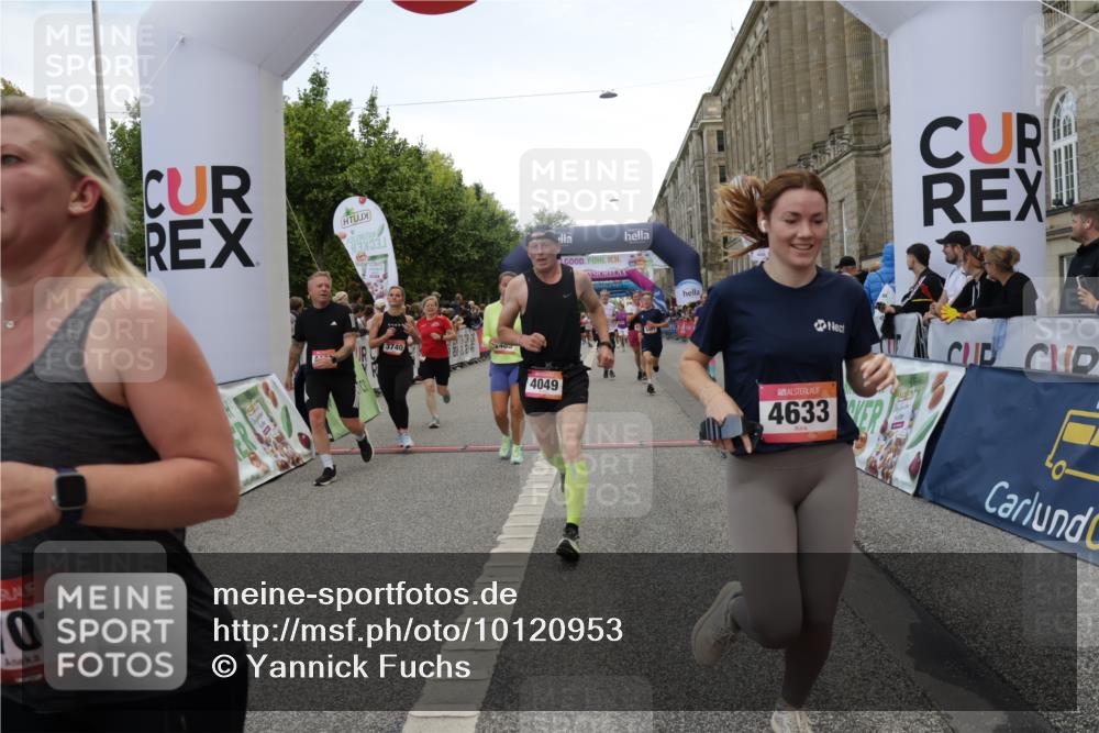 06.09.2026 - CURREX Alsterlauf Yannick Fuchs http://msf.ph/oto/10120953 06.09.2026 10:01:19 Ziel 2307, 2369, 2370, 2400, 2478, 2485, 3195, 3401, 3730, 3740, 4049, 4055, 4120, 4429, 4633, 4701, 5092, 5317, 5424, 5598, 5745, 5785, 6145, 6231, 6384, 6386, 6445, 8120 meine-sportfotos.de