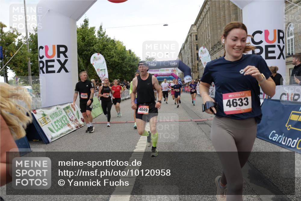 06.09.2026 - CURREX Alsterlauf Yannick Fuchs http://msf.ph/oto/10120958 06.09.2026 10:01:20 Ziel 2307, 2369, 2370, 2400, 2478, 2485, 3195, 3401, 3730, 3740, 4049, 4055, 4120, 4429, 4633, 4701, 5092, 5317, 5424, 5598, 5745, 5785, 6033, 6145, 6231, 6384, 6386, 6445 meine-sportfotos.de