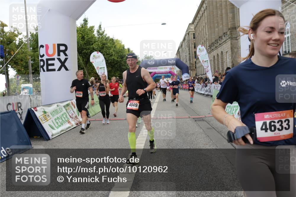 06.09.2026 - CURREX Alsterlauf Yannick Fuchs http://msf.ph/oto/10120962 06.09.2026 10:01:20 Ziel 2307, 2369, 2370, 2400, 2478, 2485, 3195, 3401, 3730, 3740, 4049, 4055, 4120, 4429, 4633, 4701, 5092, 5317, 5424, 5598, 5745, 5785, 6033, 6145, 6231, 6384, 6386, 6445 meine-sportfotos.de