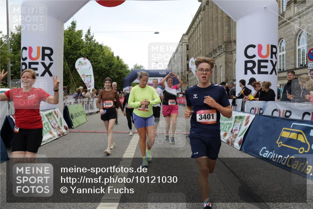 06.09.2026 - CURREX Alsterlauf Yannick Fuchs http://msf.ph/oto/10121030 06.09.2026 10:01:22 Ziel 2369, 2370, 2400, 2478, 2485, 3195, 3280, 3401, 3730, 3740, 4049, 4055, 4429, 4633, 4701, 5139, 5424, 5598, 5745, 6027, 6033, 6145, 6231, 6386, 6445 meine-sportfotos.de