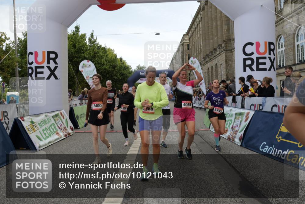 06.09.2026 - CURREX Alsterlauf Yannick Fuchs http://msf.ph/oto/10121043 06.09.2026 10:01:23 Ziel 2400, 2478, 2485, 3195, 3280, 3401, 3730, 3740, 4049, 4055, 4429, 4633, 4701, 5139, 5424, 5523, 5598, 5745, 6027, 6033, 6145, 6445 meine-sportfotos.de