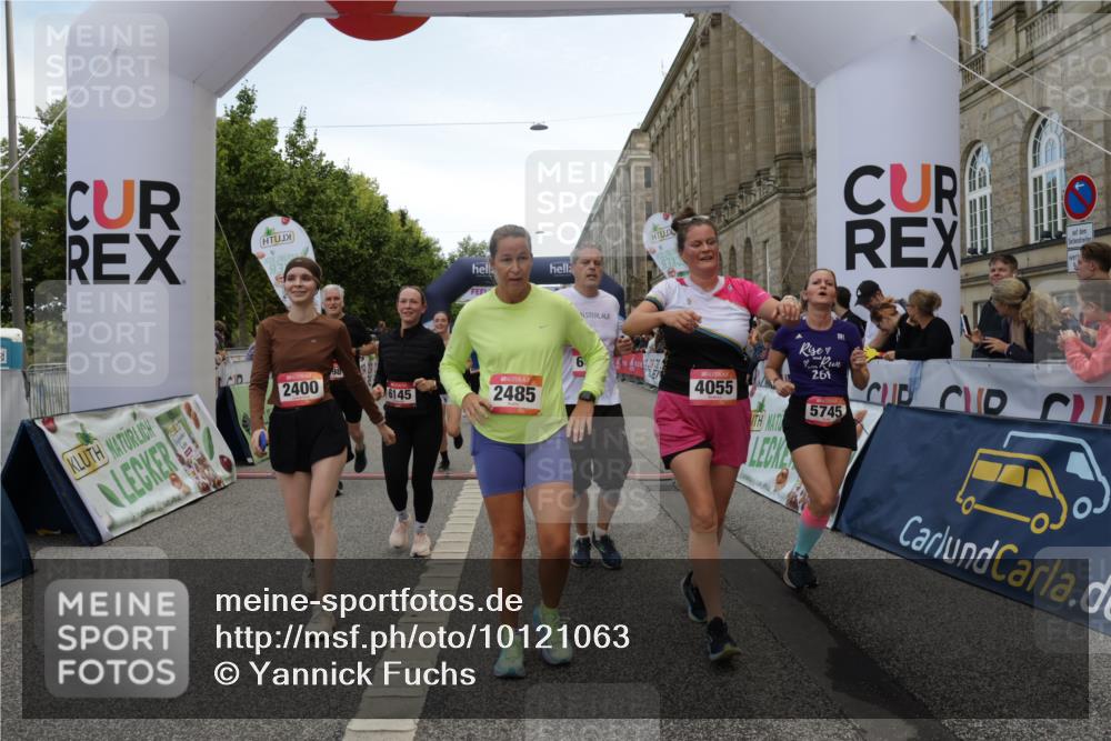 06.09.2026 - CURREX Alsterlauf Yannick Fuchs http://msf.ph/oto/10121063 06.09.2026 10:01:23 Ziel 2400, 2478, 2485, 3195, 3280, 3401, 3730, 3740, 4049, 4055, 4429, 4633, 4701, 5139, 5424, 5523, 5598, 5745, 6027, 6033, 6145, 6445 meine-sportfotos.de