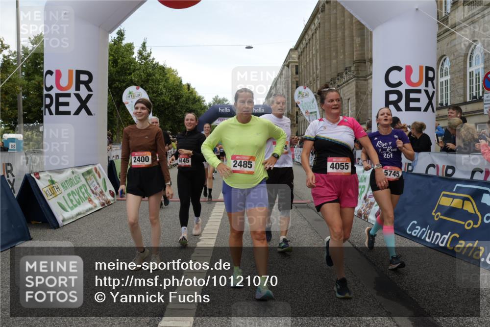 06.09.2026 - CURREX Alsterlauf Yannick Fuchs http://msf.ph/oto/10121070 06.09.2026 10:01:24 Ziel 2400, 2485, 3195, 3280, 3401, 3730, 3740, 4049, 4055, 4429, 4580, 4633, 4701, 5139, 5237, 5424, 5523, 5598, 5745, 6027, 6033, 6145, 6445 meine-sportfotos.de