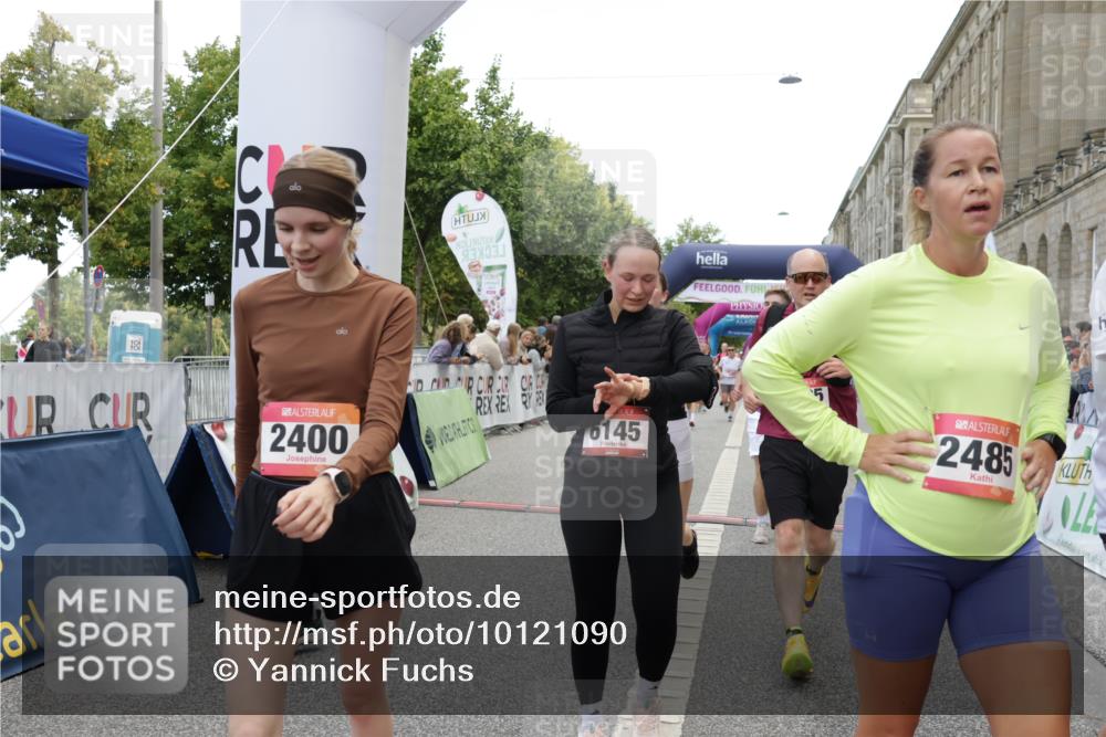 06.09.2026 - CURREX Alsterlauf Yannick Fuchs http://msf.ph/oto/10121090 06.09.2026 10:01:25 Ziel 2400, 2485, 2492, 3195, 3280, 3401, 3730, 3740, 4049, 4055, 4429, 4580, 4633, 5060, 5139, 5237, 5424, 5523, 5598, 5745, 5793, 6027, 6033, 6145, 6445 meine-sportfotos.de