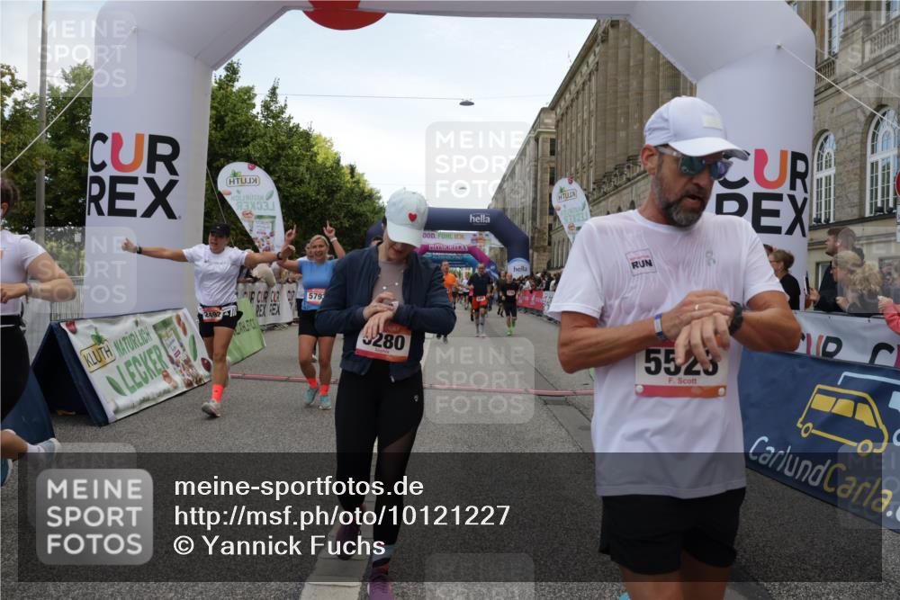 06.09.2026 - CURREX Alsterlauf Yannick Fuchs http://msf.ph/oto/10121227 06.09.2026 10:01:31 Ziel 2249, 2492, 3195, 3280, 3518, 4259, 4580, 4883, 4884, 5012, 5060, 5139, 5192, 5237, 5424, 5523, 5598, 5669, 5749, 5793, 5856, 6018, 6027, 6033, 6114 meine-sportfotos.de