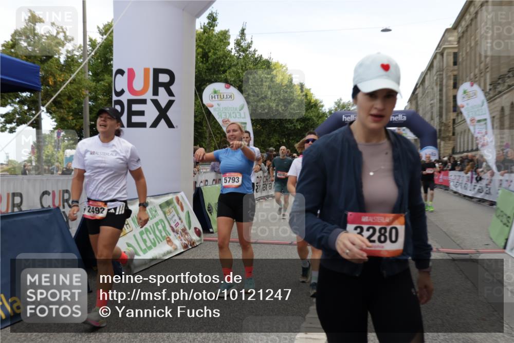 06.09.2026 - CURREX Alsterlauf Yannick Fuchs http://msf.ph/oto/10121247 06.09.2026 10:01:31 Ziel 2249, 2492, 3195, 3280, 3518, 4259, 4580, 4883, 4884, 5012, 5060, 5139, 5192, 5237, 5424, 5523, 5598, 5669, 5749, 5793, 5856, 6018, 6027, 6033, 6114 meine-sportfotos.de