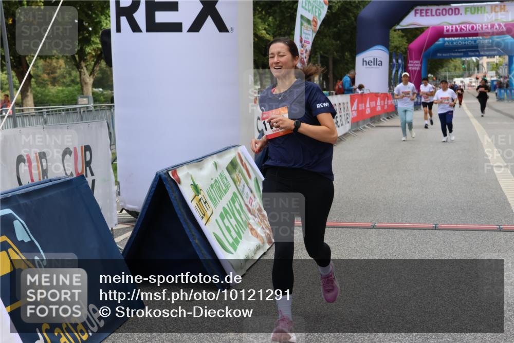 06.09.2026 - CURREX Alsterlauf Strokosch-Dieckow http://msf.ph/oto/10121291 06.09.2026 12:04:36 Ziel 1109, 1110, 1174, 1179 meine-sportfotos.de