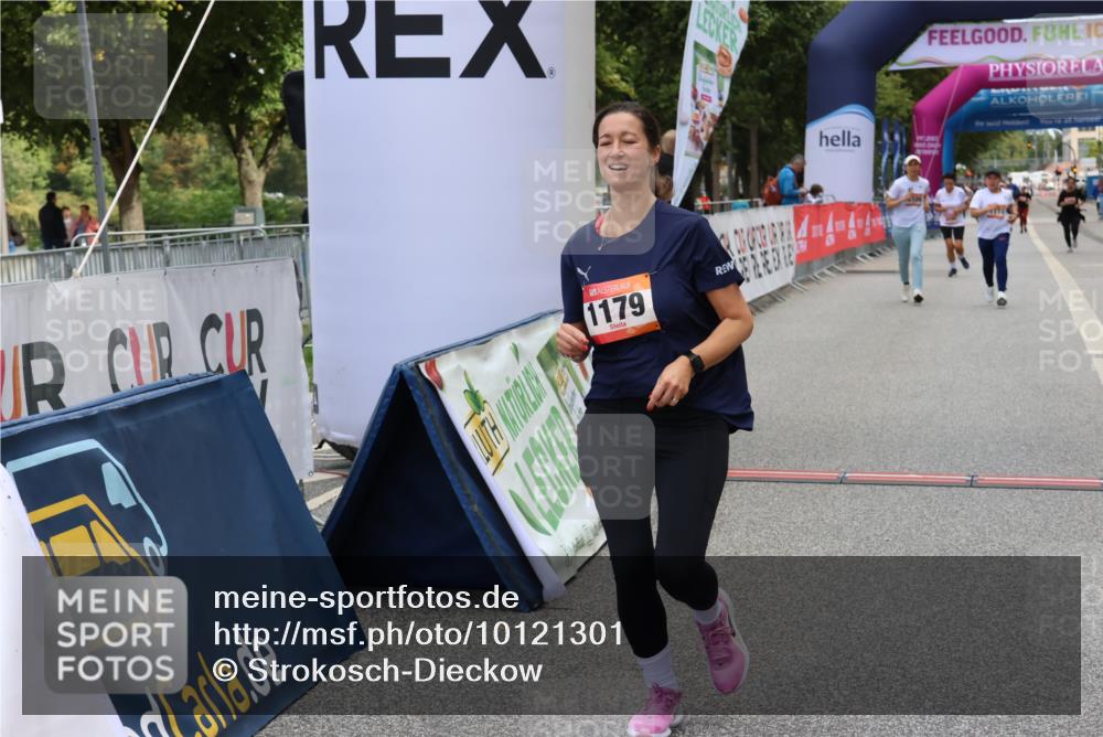 06.09.2026 - CURREX Alsterlauf Strokosch-Dieckow http://msf.ph/oto/10121301 06.09.2026 12:04:36 Ziel 1109, 1110, 1174, 1179 meine-sportfotos.de