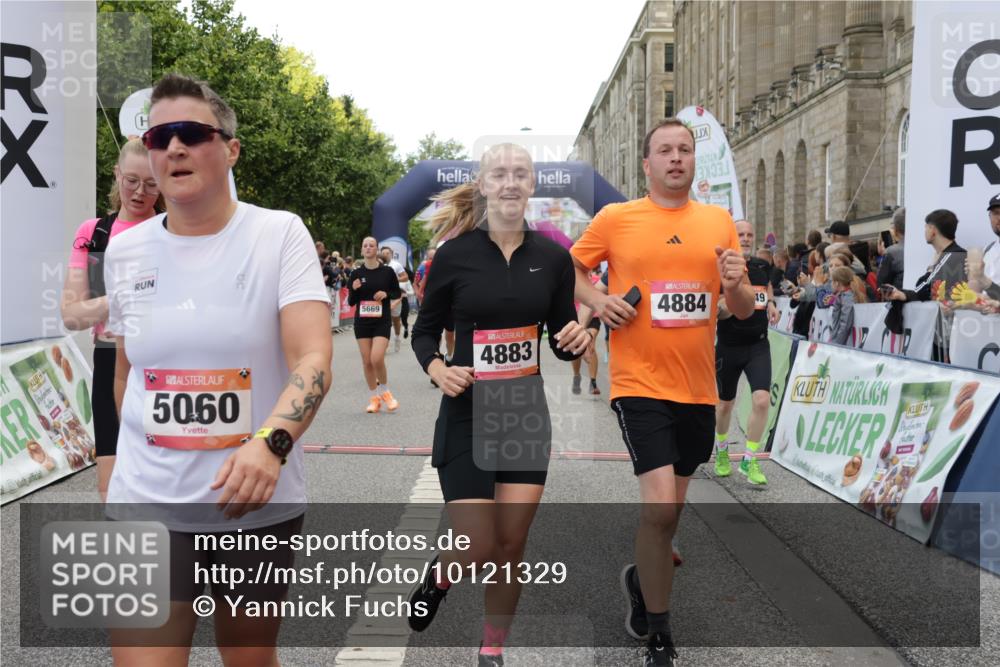 06.09.2026 - CURREX Alsterlauf Yannick Fuchs http://msf.ph/oto/10121329 06.09.2026 10:01:34 Ziel 2249, 2492, 2496, 2733, 3518, 3544, 4073, 4259, 4580, 4638, 4883, 4884, 4921, 5012, 5060, 5139, 5192, 5237, 5523, 5669, 5749, 5793, 5856, 6018, 6114, 8062 meine-sportfotos.de