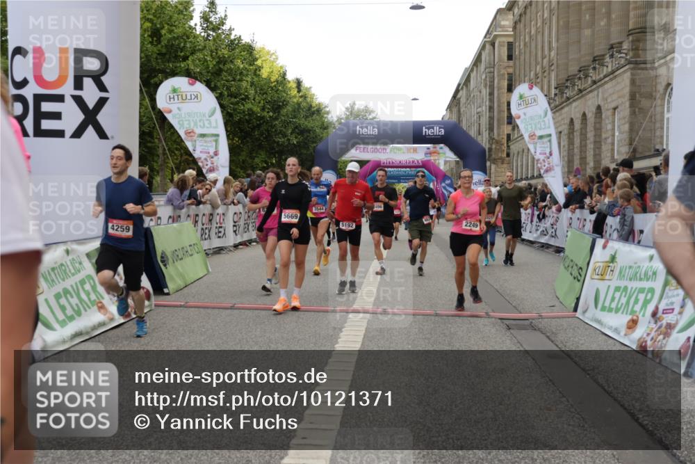 06.09.2026 - CURREX Alsterlauf Yannick Fuchs http://msf.ph/oto/10121371 06.09.2026 10:01:35 Ziel 2249, 2492, 2496, 2733, 3518, 3544, 4073, 4121, 4259, 4551, 4552, 4580, 4638, 4883, 4884, 4921, 5012, 5060, 5192, 5237, 5523, 5669, 5749, 5793, 5856, 5918, 5976, 6018, 6114, 8037, 8062 meine-sportfotos.de