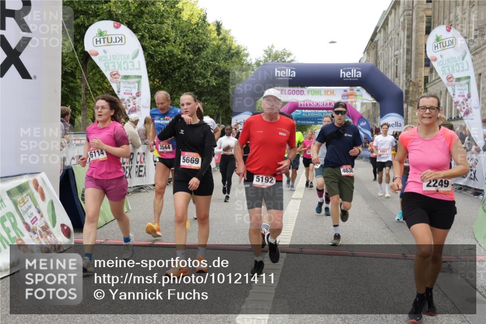 06.09.2026 - CURREX Alsterlauf Yannick Fuchs http://msf.ph/oto/10121411 06.09.2026 10:01:37 Ziel 2249, 2492, 2496, 2733, 3115, 3518, 3544, 4073, 4121, 4259, 4551, 4552, 4638, 4883, 4884, 4921, 5012, 5060, 5192, 5669, 5749, 5793, 5856, 5918, 5976, 6018, 6114, 8037, 8038, 8062 meine-sportfotos.de