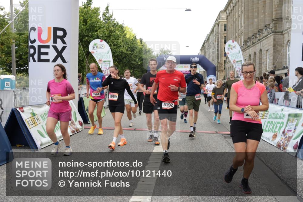 06.09.2026 - CURREX Alsterlauf Yannick Fuchs http://msf.ph/oto/10121440 06.09.2026 10:01:37 Ziel 2249, 2492, 2496, 2733, 3115, 3518, 3544, 4073, 4121, 4259, 4551, 4552, 4638, 4883, 4884, 4921, 5012, 5060, 5192, 5669, 5749, 5793, 5856, 5918, 5976, 6018, 6114, 8037, 8038, 8062 meine-sportfotos.de