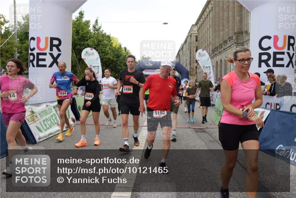 06.09.2026 - CURREX Alsterlauf Yannick Fuchs http://msf.ph/oto/10121465 06.09.2026 10:01:38 Ziel 2249, 2496, 2733, 3115, 3518, 3544, 4073, 4121, 4259, 4551, 4552, 4638, 4883, 4884, 4921, 5012, 5106, 5192, 5388, 5669, 5749, 5856, 5918, 5976, 6018, 6114, 8037, 8038, 8062 meine-sportfotos.de