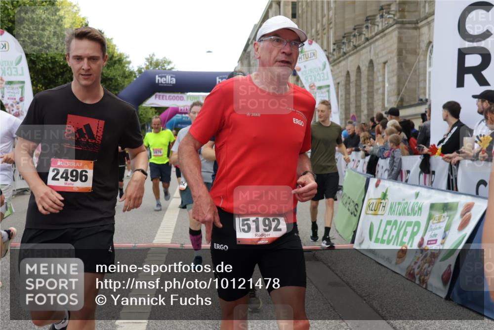06.09.2026 - CURREX Alsterlauf Yannick Fuchs http://msf.ph/oto/10121478 06.09.2026 10:01:38 Ziel 2249, 2496, 2733, 3115, 3518, 3544, 4073, 4121, 4259, 4551, 4552, 4638, 4883, 4884, 4921, 5012, 5106, 5192, 5388, 5669, 5749, 5856, 5918, 5976, 6018, 6114, 8037, 8038, 8062 meine-sportfotos.de