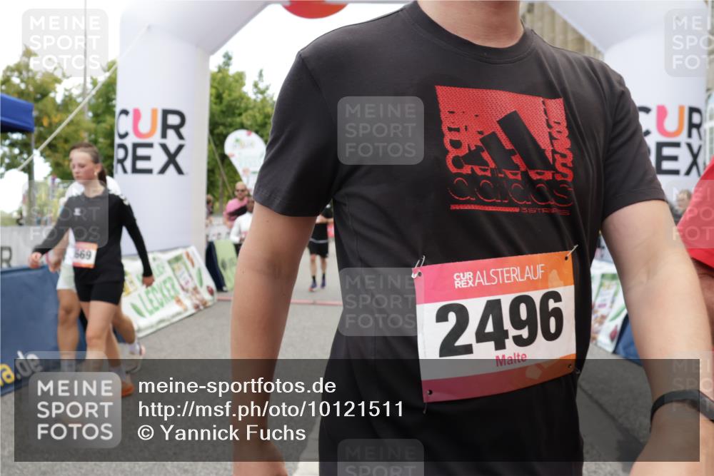 06.09.2026 - CURREX Alsterlauf Yannick Fuchs http://msf.ph/oto/10121511 06.09.2026 10:01:40 Ziel 2249, 2496, 2733, 3115, 3544, 4067, 4073, 4121, 4259, 4551, 4552, 4638, 4883, 4884, 4921, 5106, 5192, 5388, 5429, 5669, 5749, 5856, 5918, 5976, 6018, 6114, 8037, 8038, 8062 meine-sportfotos.de