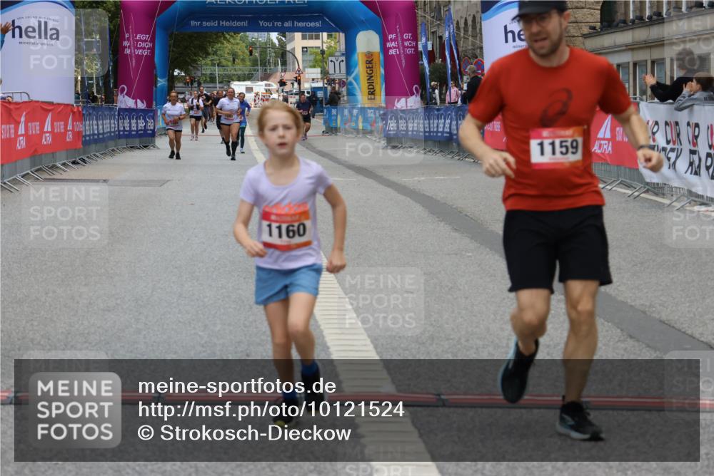 06.09.2026 - CURREX Alsterlauf Strokosch-Dieckow http://msf.ph/oto/10121524 06.09.2026 12:05:08 Ziel 1159, 1160, 1330, 2484 meine-sportfotos.de