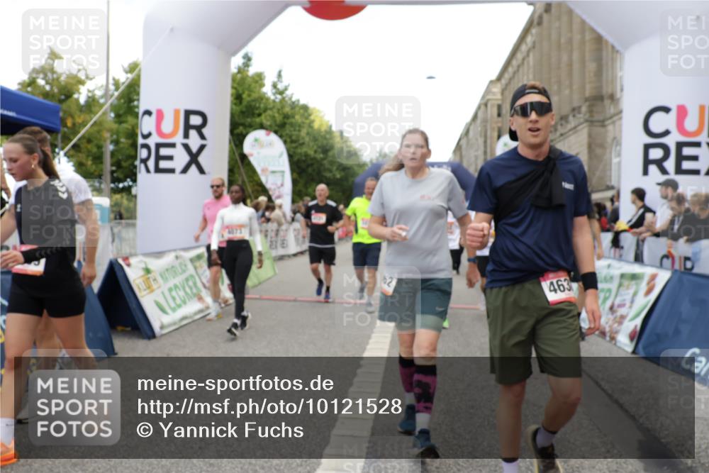 06.09.2026 - CURREX Alsterlauf Yannick Fuchs http://msf.ph/oto/10121528 06.09.2026 10:01:40 Ziel 2249, 2496, 2733, 3115, 3544, 4067, 4073, 4121, 4259, 4551, 4552, 4638, 4883, 4884, 4921, 5106, 5192, 5388, 5429, 5669, 5749, 5856, 5918, 5976, 6018, 6114, 8037, 8038, 8062 meine-sportfotos.de