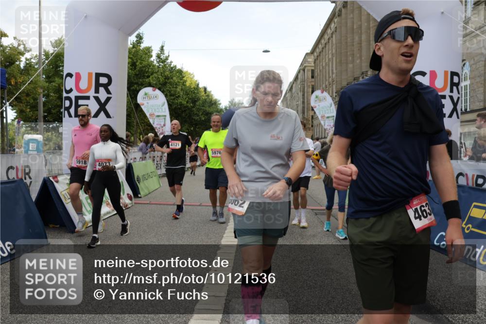 06.09.2026 - CURREX Alsterlauf Yannick Fuchs http://msf.ph/oto/10121536 06.09.2026 10:01:41 Ziel 2249, 2385, 2496, 2733, 3115, 3544, 4067, 4073, 4121, 4259, 4551, 4552, 4638, 4921, 5106, 5192, 5388, 5429, 5669, 5734, 5749, 5856, 5918, 5976, 6114, 8037, 8038, 8062 meine-sportfotos.de