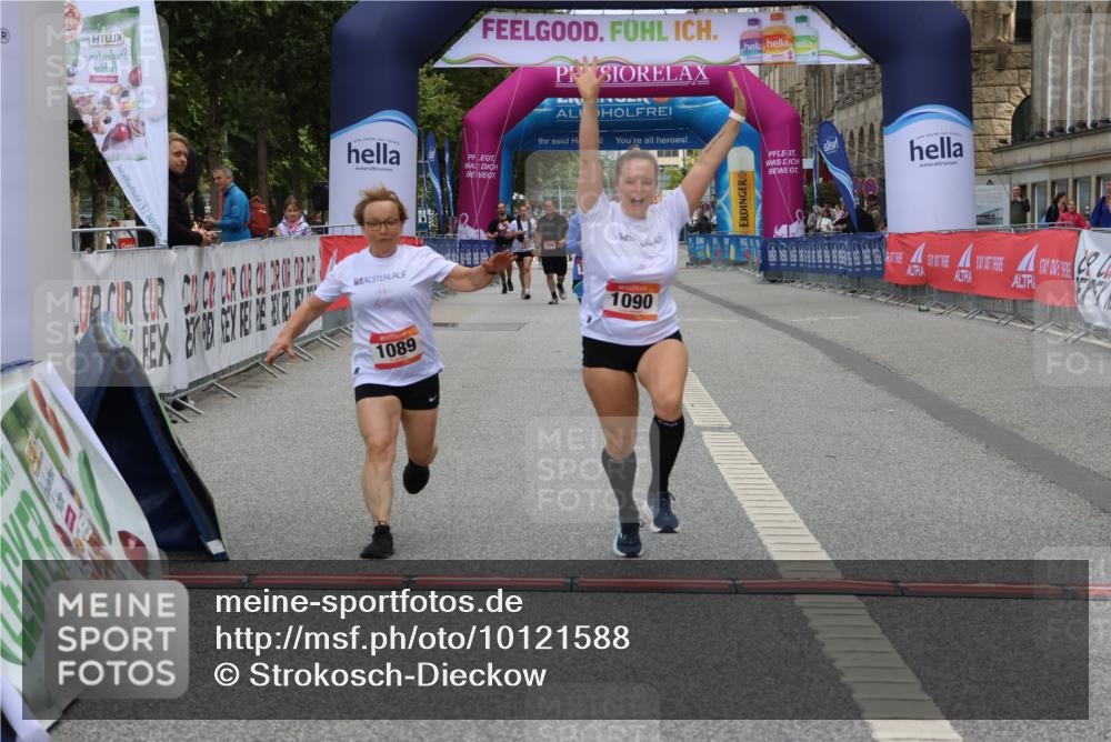 06.09.2026 - CURREX Alsterlauf Strokosch-Dieckow http://msf.ph/oto/10121588 06.09.2026 12:05:22 Ziel 1089, 1090, 1347 meine-sportfotos.de