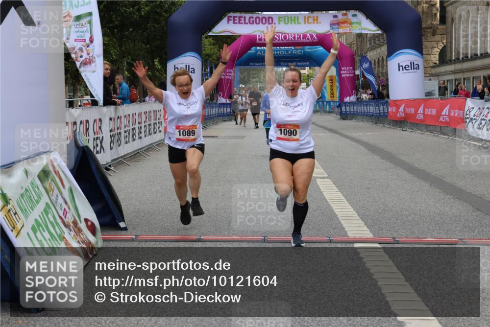 06.09.2026 - CURREX Alsterlauf Strokosch-Dieckow http://msf.ph/oto/10121604 06.09.2026 12:05:22 Ziel 1089, 1090, 1347 meine-sportfotos.de
