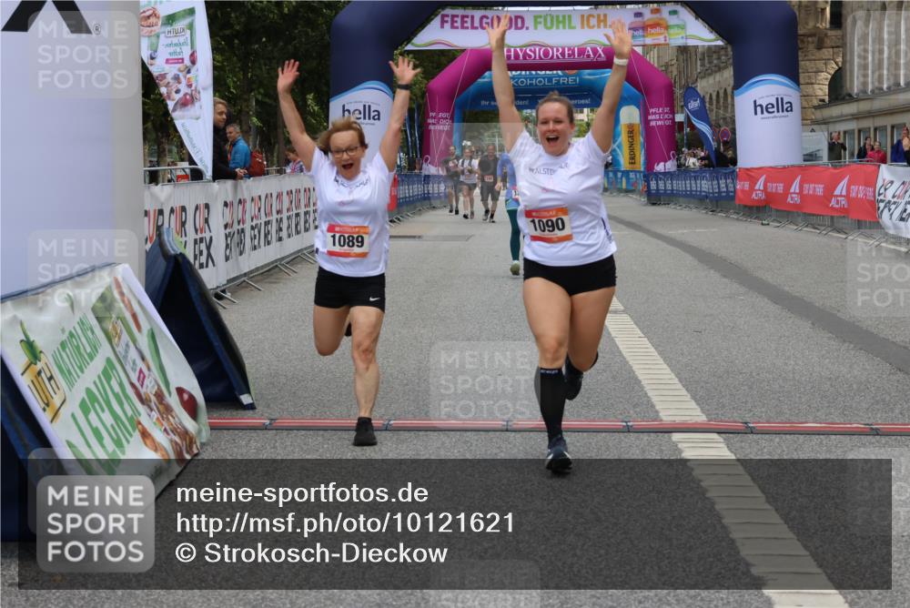06.09.2026 - CURREX Alsterlauf Strokosch-Dieckow http://msf.ph/oto/10121621 06.09.2026 12:05:22 Ziel 1089, 1090, 1347 meine-sportfotos.de