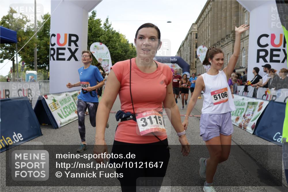 06.09.2026 - CURREX Alsterlauf Yannick Fuchs http://msf.ph/oto/10121647 06.09.2026 10:01:45 Ziel 2385, 2733, 2977, 3115, 3448, 3563, 4067, 4073, 4117, 4121, 4162, 4551, 4552, 4608, 4921, 5106, 5186, 5380, 5388, 5429, 5734, 5918, 5976, 6171, 8037, 8038, 8062, 8122 meine-sportfotos.de