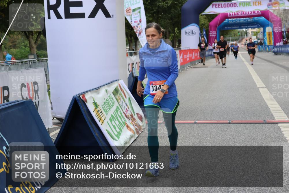 06.09.2026 - CURREX Alsterlauf Strokosch-Dieckow http://msf.ph/oto/10121663 06.09.2026 12:05:28 Ziel 1089, 1090, 1347 meine-sportfotos.de