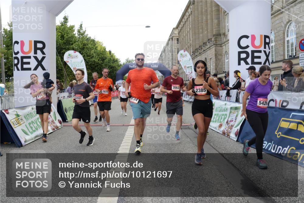 06.09.2026 - CURREX Alsterlauf Yannick Fuchs http://msf.ph/oto/10121697 06.09.2026 10:01:47 Ziel 2385, 2977, 3115, 3448, 3563, 4067, 4117, 4121, 4162, 4551, 4552, 4608, 4618, 5106, 5186, 5380, 5388, 5429, 5542, 5679, 5734, 5918, 5976, 6171, 8037, 8038, 8122 meine-sportfotos.de