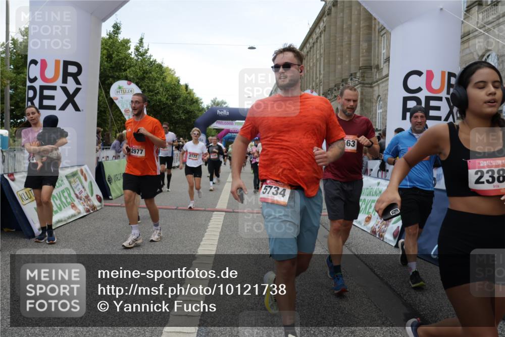 06.09.2026 - CURREX Alsterlauf Yannick Fuchs http://msf.ph/oto/10121738 06.09.2026 10:01:48 Ziel 2040, 2229, 2385, 2977, 3115, 3150, 3322, 3448, 3563, 4067, 4117, 4162, 4608, 4618, 5106, 5186, 5380, 5388, 5429, 5542, 5679, 5734, 6171, 6341, 8038, 8122 meine-sportfotos.de