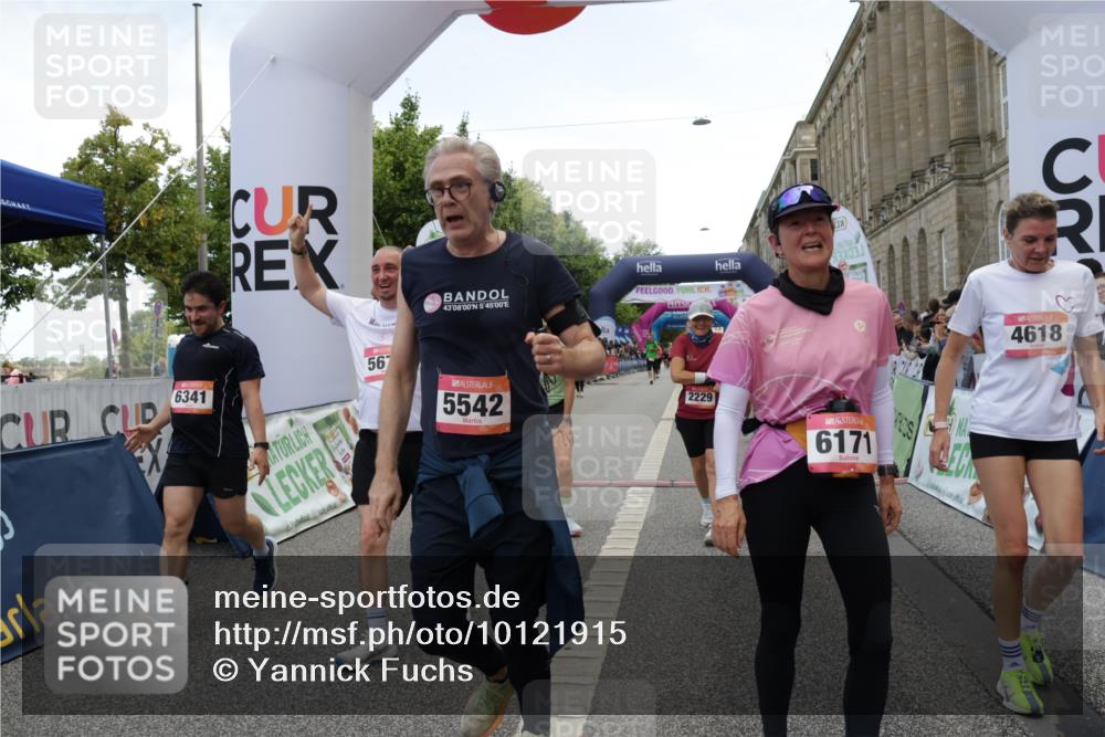 06.09.2026 - CURREX Alsterlauf Yannick Fuchs http://msf.ph/oto/10121915 06.09.2026 10:01:54 Ziel 2040, 2229, 2375, 2977, 3150, 3322, 3448, 3563, 3618, 4117, 4162, 4608, 4618, 5186, 5265, 5380, 5542, 5679, 5899, 6171, 6341, 8096, 8122 meine-sportfotos.de