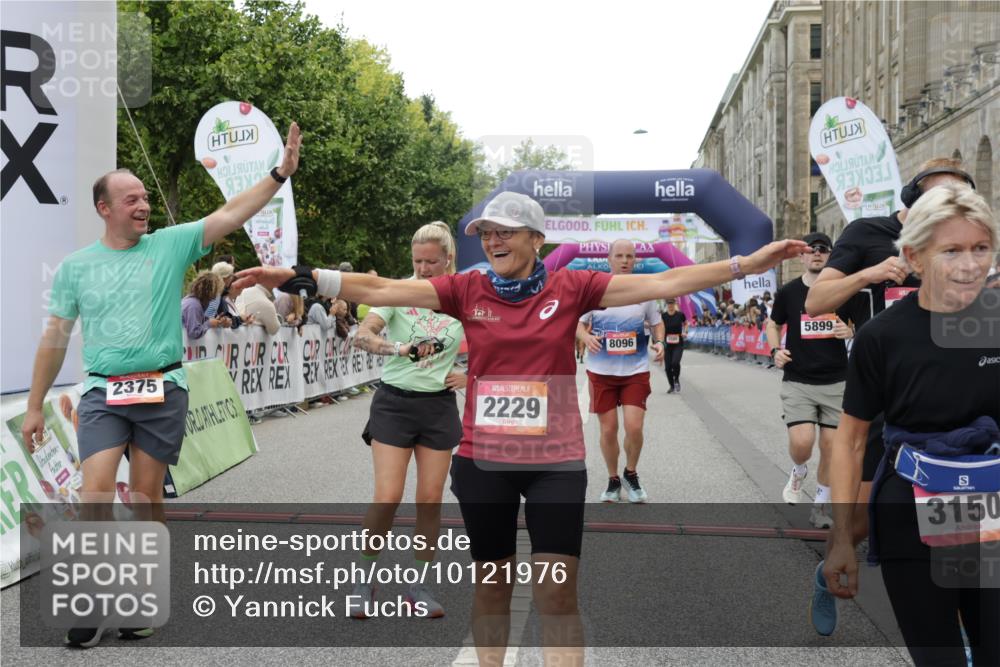 06.09.2026 - CURREX Alsterlauf Yannick Fuchs http://msf.ph/oto/10121976 06.09.2026 10:01:56 Ziel 2040, 2229, 2375, 3150, 3322, 3448, 3585, 3618, 4127, 4162, 4618, 5265, 5380, 5542, 5679, 5769, 5899, 6171, 6208, 6341, 8096, 8122 meine-sportfotos.de