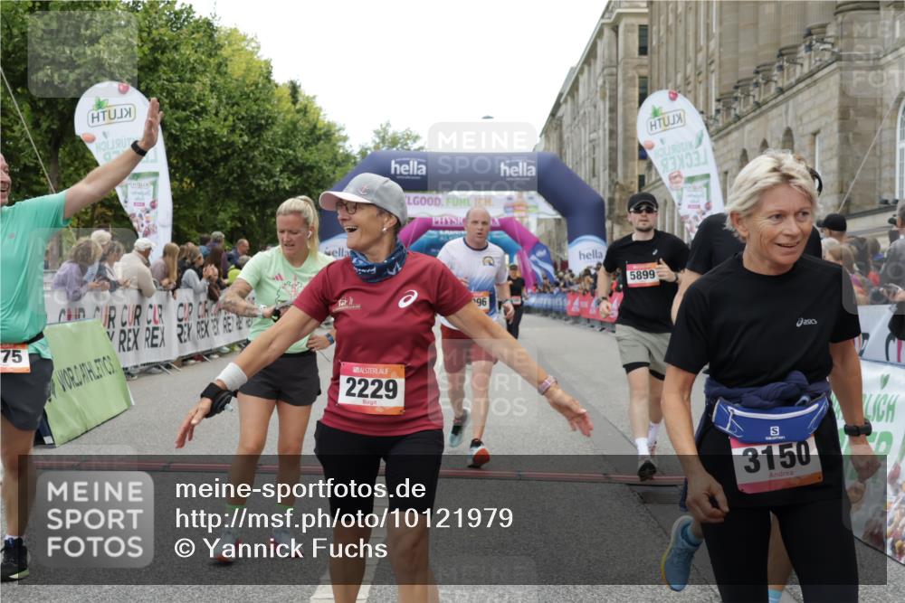06.09.2026 - CURREX Alsterlauf Yannick Fuchs http://msf.ph/oto/10121979 06.09.2026 10:01:56 Ziel 2040, 2229, 2375, 3150, 3322, 3448, 3585, 3618, 4127, 4162, 4618, 5265, 5380, 5542, 5679, 5769, 5899, 6171, 6208, 6341, 8096, 8122 meine-sportfotos.de