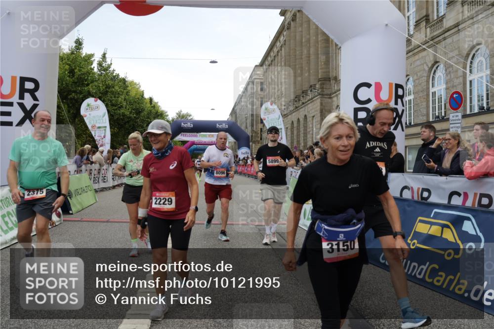 06.09.2026 - CURREX Alsterlauf Yannick Fuchs http://msf.ph/oto/10121995 06.09.2026 10:01:57 Ziel 2040, 2113, 2229, 2375, 2775, 3150, 3322, 3448, 3585, 3618, 4127, 4618, 5265, 5380, 5542, 5679, 5769, 5899, 6171, 6208, 6341, 8096 meine-sportfotos.de