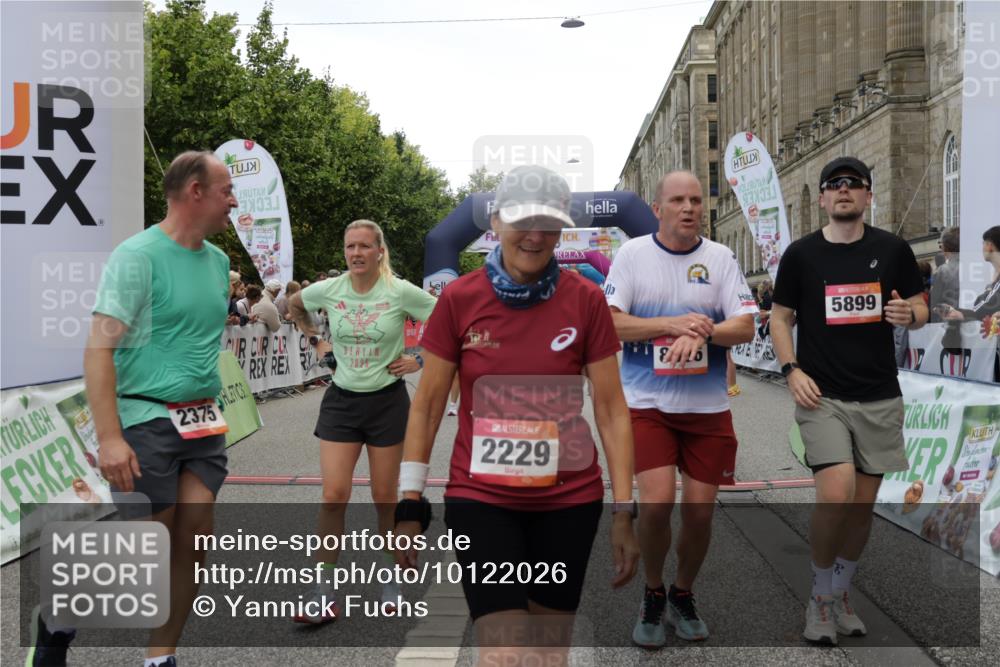 06.09.2026 - CURREX Alsterlauf Yannick Fuchs http://msf.ph/oto/10122026 06.09.2026 10:01:57 Ziel 2040, 2113, 2229, 2375, 2775, 3150, 3322, 3448, 3585, 3618, 4127, 4618, 5265, 5380, 5542, 5679, 5769, 5899, 6171, 6208, 6341, 8096 meine-sportfotos.de