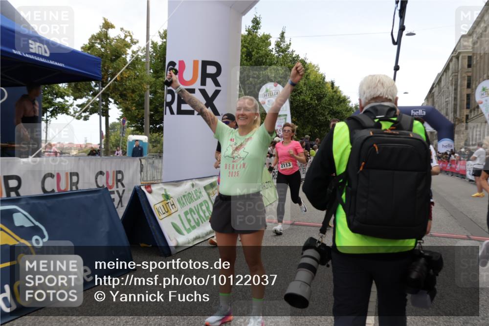 06.09.2026 - CURREX Alsterlauf Yannick Fuchs http://msf.ph/oto/10122037 06.09.2026 10:02:01 Ziel 2113, 2375, 2775, 3547, 3585, 3618, 3883, 4127, 5013, 5265, 5466, 5769, 5899, 6208, 8096 meine-sportfotos.de