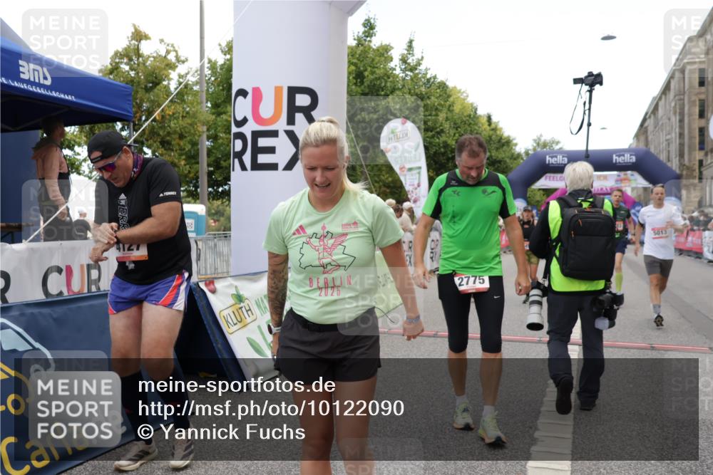 06.09.2026 - CURREX Alsterlauf Yannick Fuchs http://msf.ph/oto/10122090 06.09.2026 10:02:03 Ziel 2113, 2775, 3090, 3547, 3585, 3883, 4127, 5013, 5265, 5466, 5485, 5769, 5899, 6208, 8096 meine-sportfotos.de
