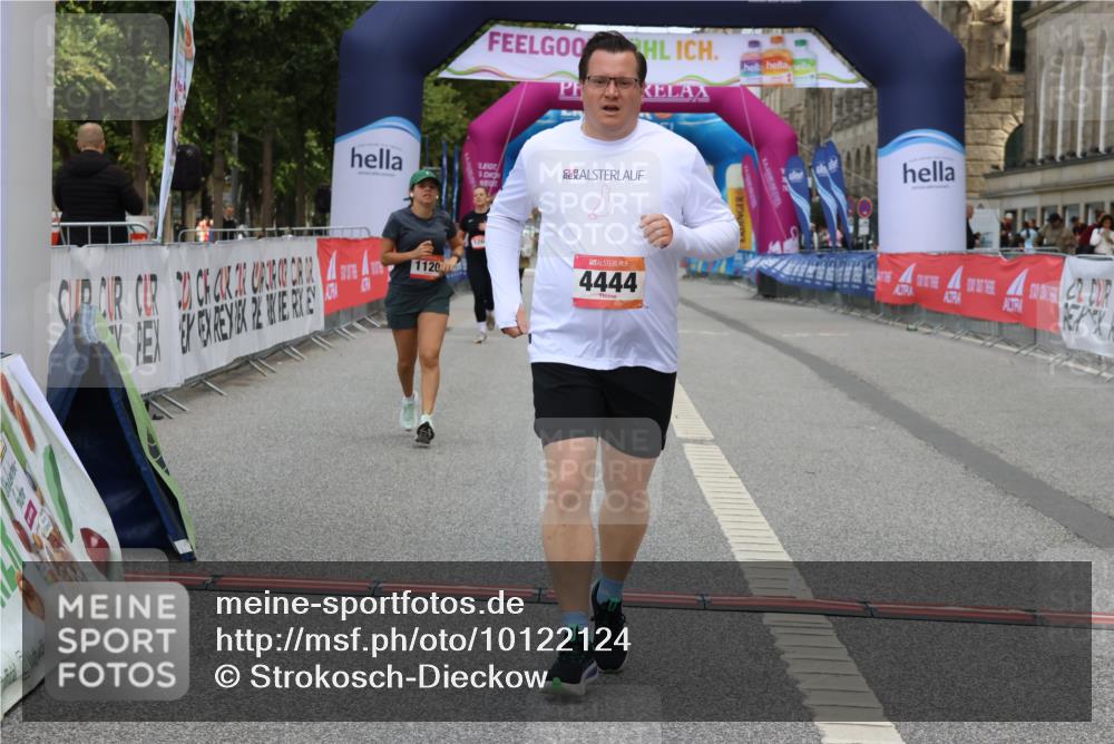 06.09.2026 - CURREX Alsterlauf Strokosch-Dieckow http://msf.ph/oto/10122124 06.09.2026 12:06:10 Ziel 1120, 1205, 1206, 4444 meine-sportfotos.de