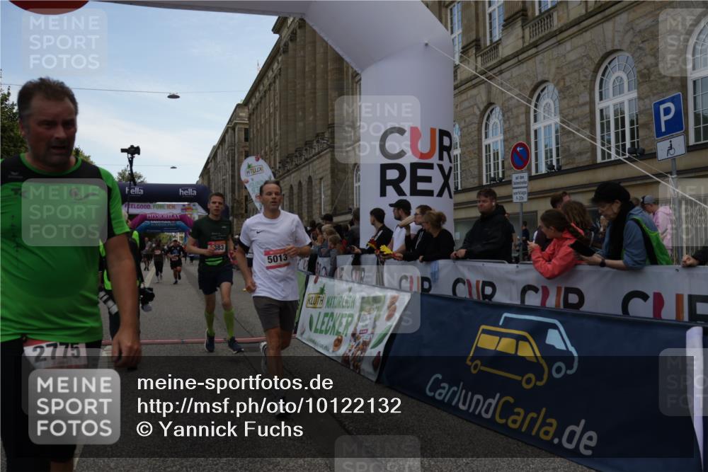 06.09.2026 - CURREX Alsterlauf Yannick Fuchs http://msf.ph/oto/10122132 06.09.2026 10:02:05 Ziel 2113, 2775, 3090, 3547, 3585, 3883, 4097, 4127, 4734, 5013, 5265, 5466, 5485, 5769, 6208, 8175 meine-sportfotos.de